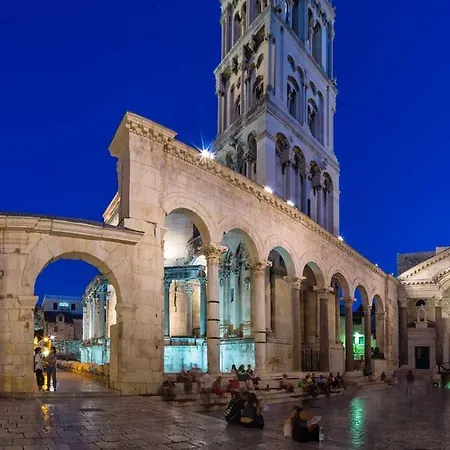 Luxury Elysium Apartamento *